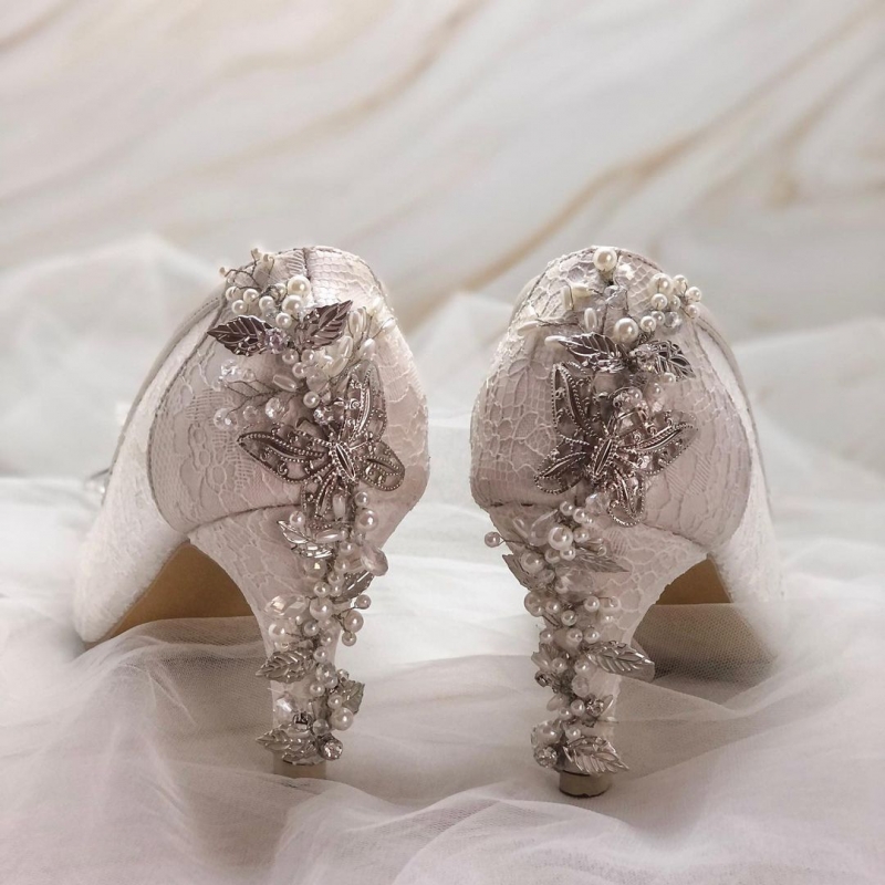@achierabrides X @namareta , Specialize Custom #weddingshoe 