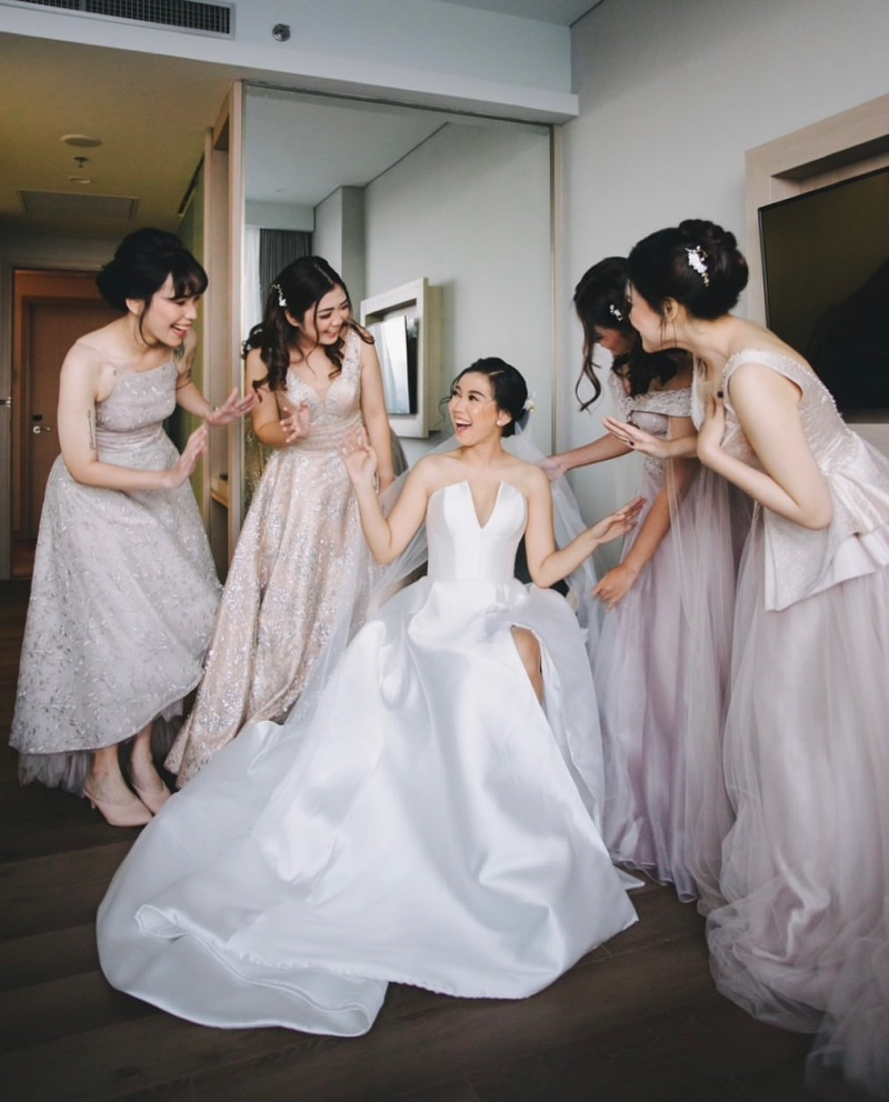 Specialize Custom  #weddingshoe .. 
More Info 