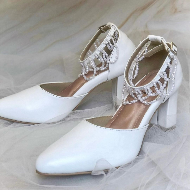 Specialize Custom  #weddingshoe .. 
More Info 