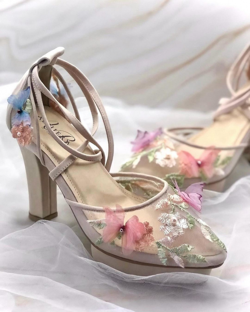 Specialize Custom  #weddingshoe .. 
More Info 