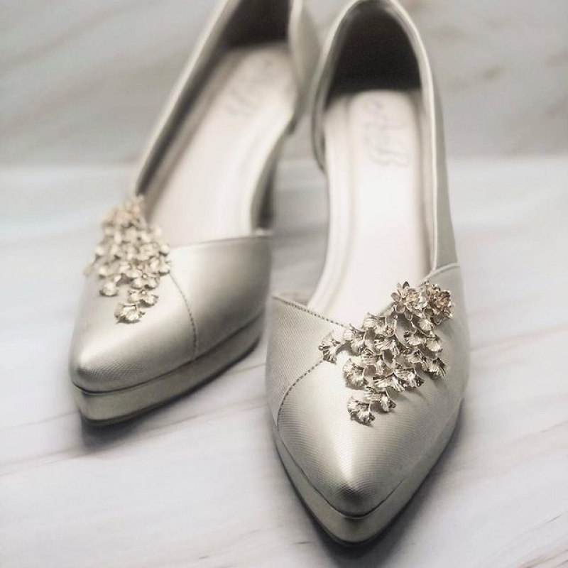 Comfortable Custom #weddingshoe .. More Info Please 